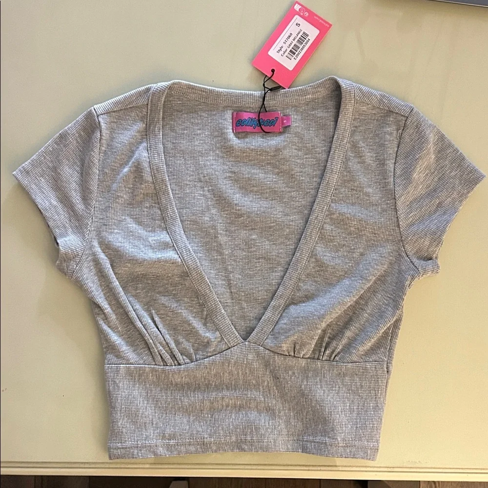 Deep V Crop Top-Gray-NWT - Picture 3 of 8